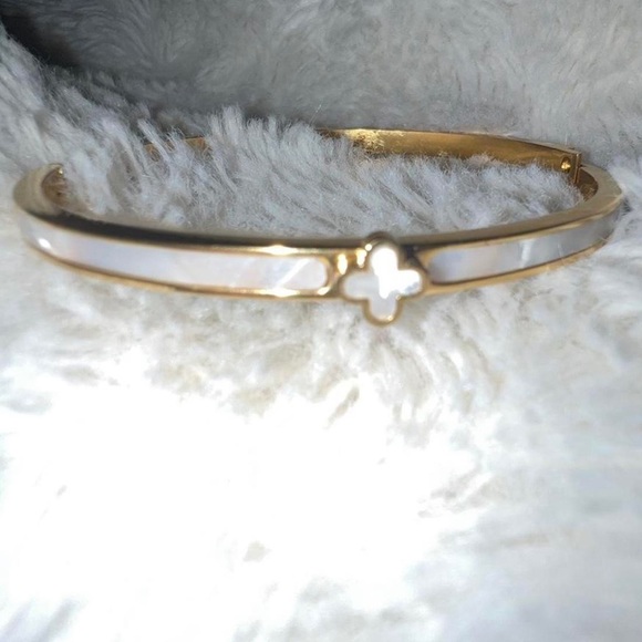 White and gold bracelet - Picture 3 of 3